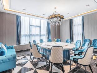 xana deluxe hotel qingyuan high speed railway station south bank park store