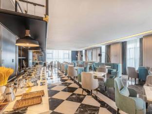 Xana Deluxe Hotel(Qingyuan High-Speed Railway Station South Bank Park Store),,4 star