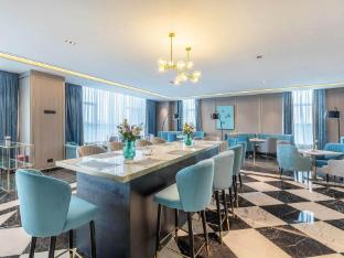 xana deluxe hotel qingyuan high speed railway station south bank park store