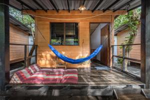 Family Song Koh Lipe,No. 80 Moo 8 Koh Lipe, Koh Sarai Sub-District, Muang, Satun,2 star