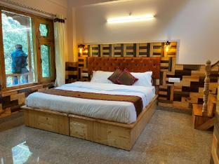 Wooden Stone Cottage,,4 star