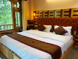 Wooden Stone Cottage,,4 star