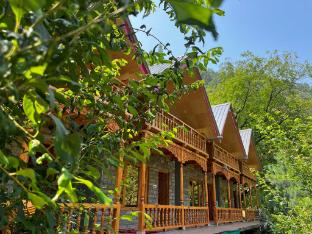 Wooden Stone Cottage,,4 star