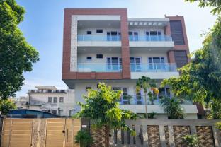 Divine India Hotel And  Service Apartment Noida 72 Near Medanta  Hospital And Sector 51,62 Metro,,5 star