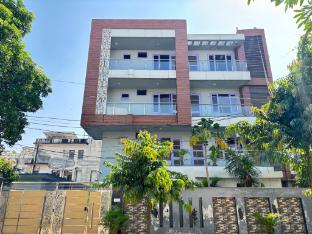 divine india hotel and service apartment noida 72 near medanta hospital and sector 51 62 metro