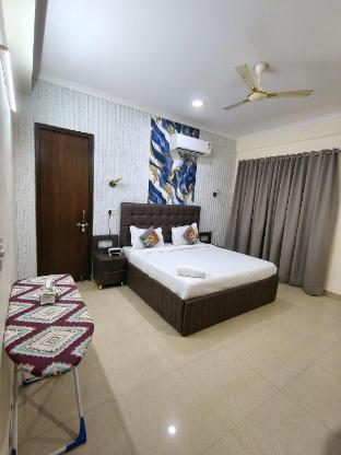 divine india hotel and service apartment noida 72 near medanta hospital and sector 51 62 metro