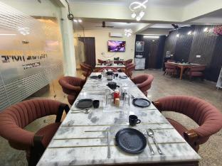 divine india hotel and service apartment noida 72 near medanta hospital and sector 51 62 metro