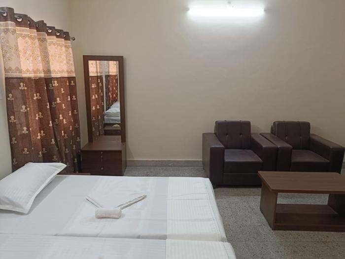 shri gokerneswer guesthouse