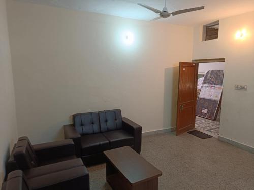 shri gokerneswer guesthouse