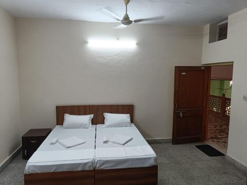 shri gokerneswer guesthouse