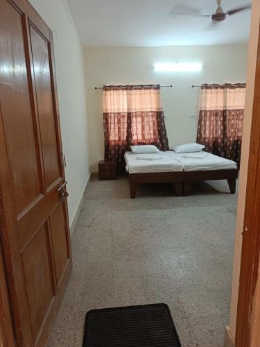 shri gokerneswer guesthouse