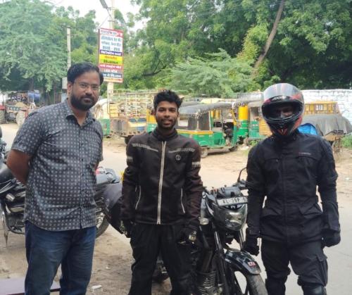 iconic hostel 1 km from railway station