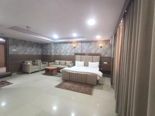 Hotel Grand Inn,,3 star