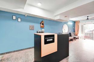 Townhouse Noida Sector 16 Metro Station,Pocket C,C Block, Sector 20,Noida,Uttar Pradesh,201301,India,4 star