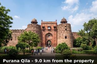 townhouse noida sector 16 metro station