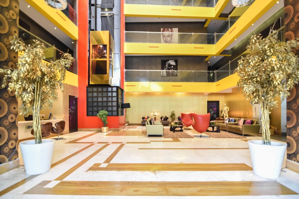 landmark suites