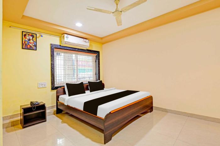 hotel o gopalapatnam railway station