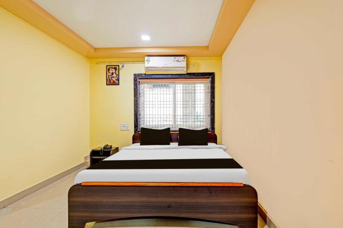 hotel o gopalapatnam railway station