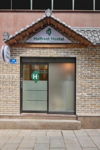 halfrest hostel jongno insa