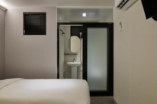halfrest hostel jongno insa