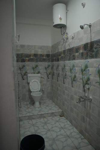 Madhu Guesthouse,,2 star