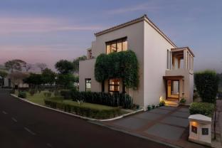 4 lake view manesar golf villa