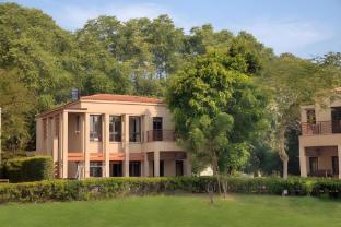 4 lake view manesar golf villa
