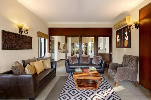4 lake view manesar golf villa