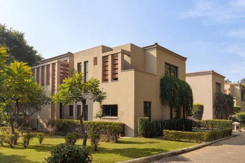 4 lake view manesar golf villa