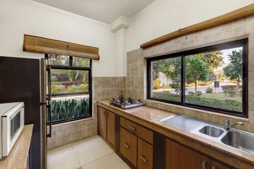 4 lake view manesar golf villa
