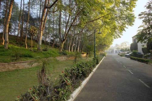 4 lake view manesar golf villa