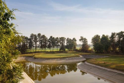 4 lake view manesar golf villa