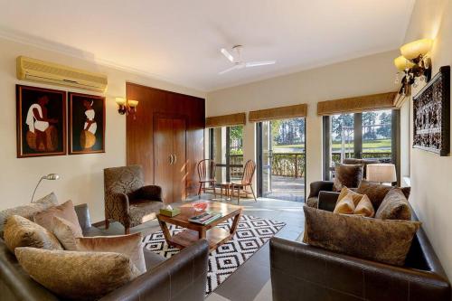 4 lake view manesar golf villa
