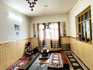 the vajra homestay by stayapart