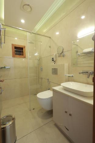 gmg gardens luxury villa munnar