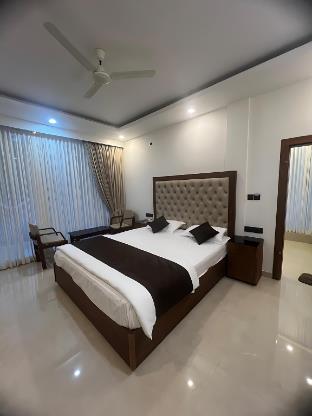 gmg gardens luxury villa munnar