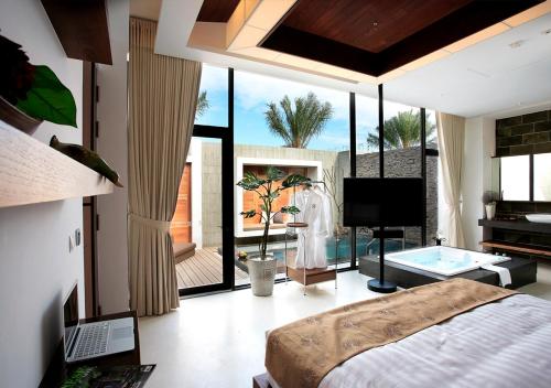 h villa inn
