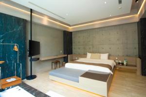 h villa inn