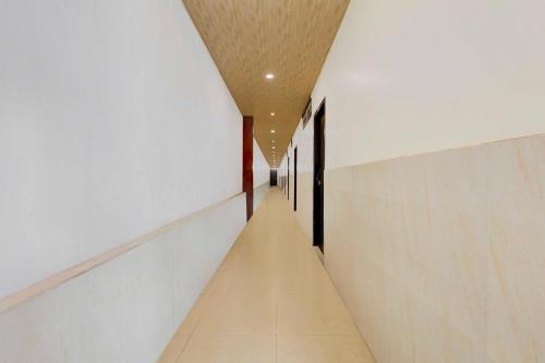 Collection O Vijayawada Koneru Centre Bus Station,Plot No 598,Machilipatnam Road, Koneru Cirlce,Vijayawada,4 star