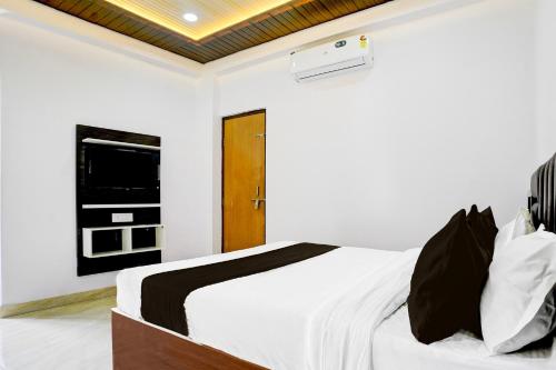 Hotel O Royal Inn,,4 star