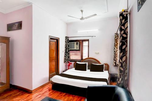 Collection O Dehradun Yamuna Colony Crossway,28-29, Krishna Nagar Chowk, Kaulagarh Road, Dehradun, Dehradun,4 star