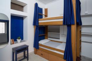 white poppy lake side hostel
