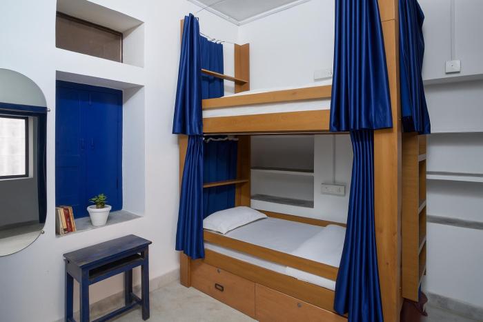 white poppy lake side hostel