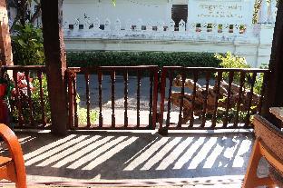 changmoi house little village
