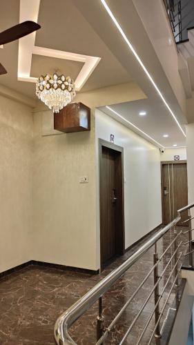 hotel grand lushwood