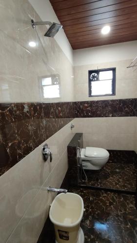 hotel grand lushwood