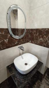 hotel grand lushwood