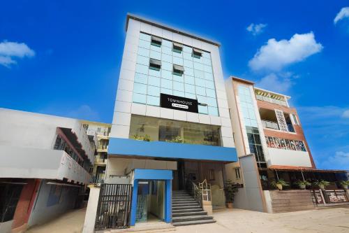 townhouse oak whitefield railway station kadugudi whitefield