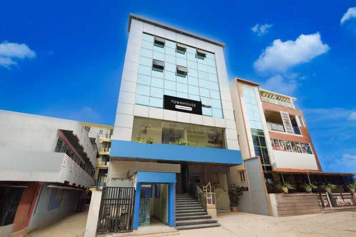 townhouse oak whitefield railway station kadugudi whitefield