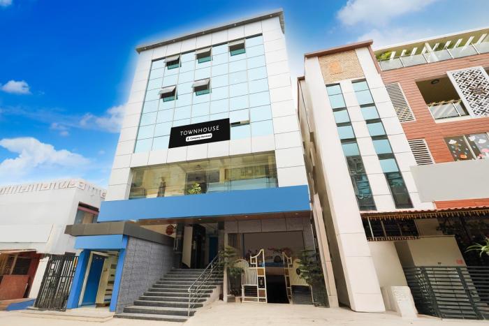 townhouse oak whitefield railway station kadugudi whitefield